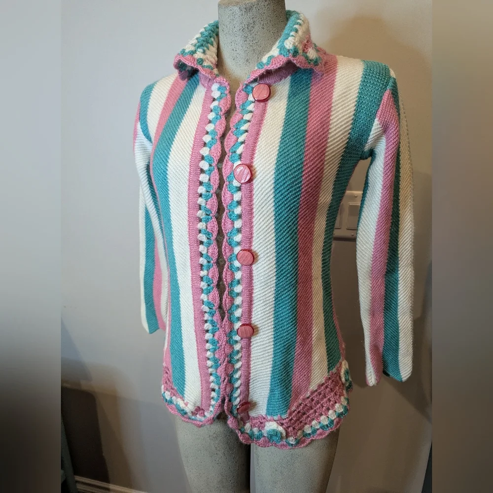 Vintage Striped Pink Ivory and Teal Whimsical Grandmacore Cardigan Size S - Picture 6 of 9